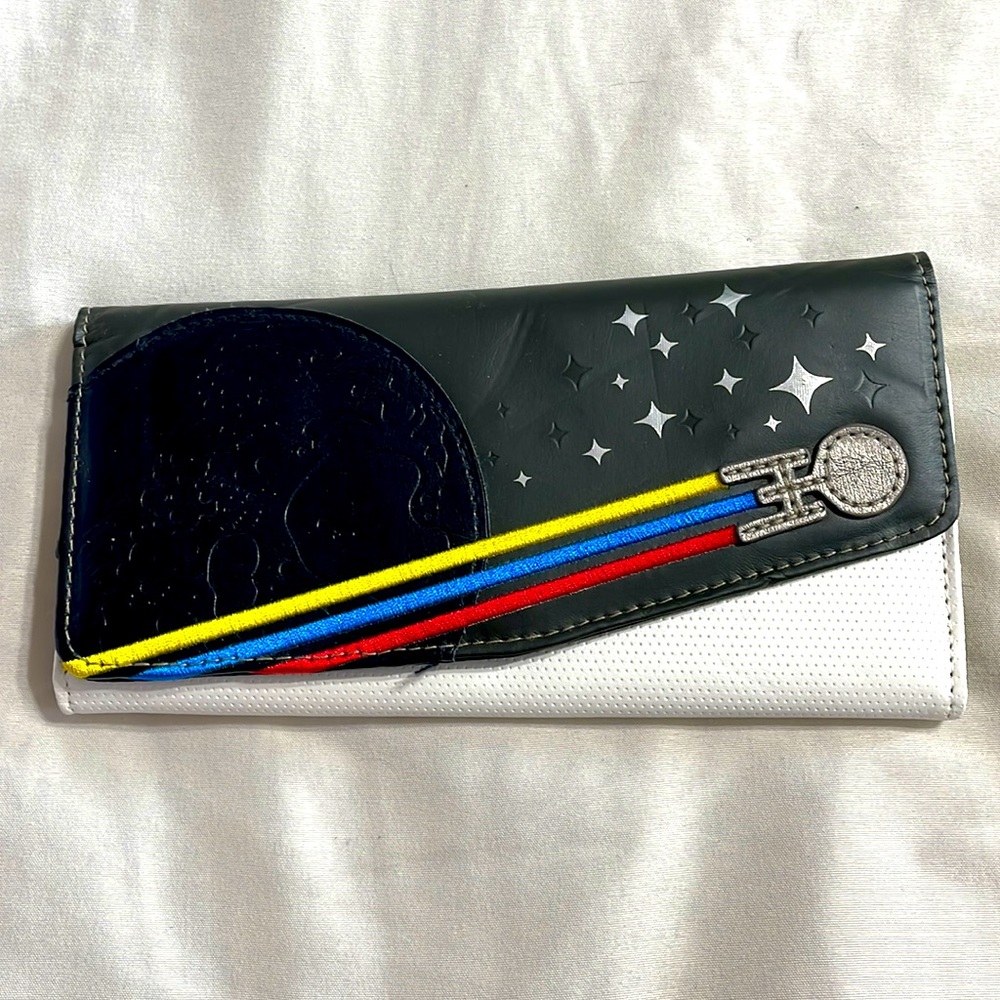 Official Star Trek Wallet. Good condition. Never used. Tri-fold ~3”x8”